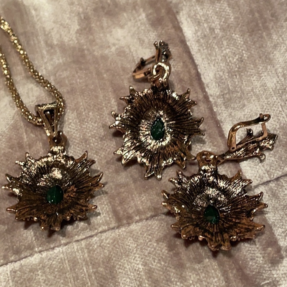 TURKISH Necklace & Earrings Set - Picture 8 of 9